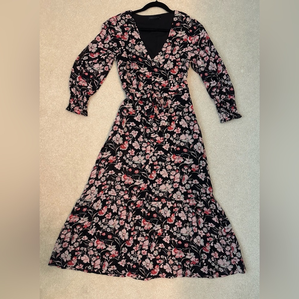 Sanctuary, Lined, Button Down, Flowy, Midi Dress
Sz 6
Excellent Condition